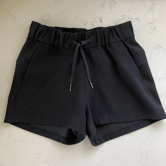 Lululemon On The Fly Short *Woven *2.5" Elasticized Waist Drawcord Black 2 NWOT - Picture 2 of 10